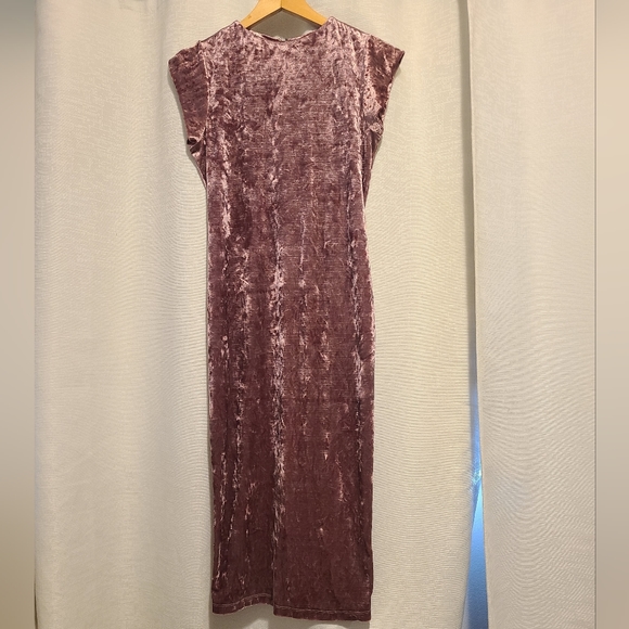 Pink velvet Dress - Picture 1 of 6